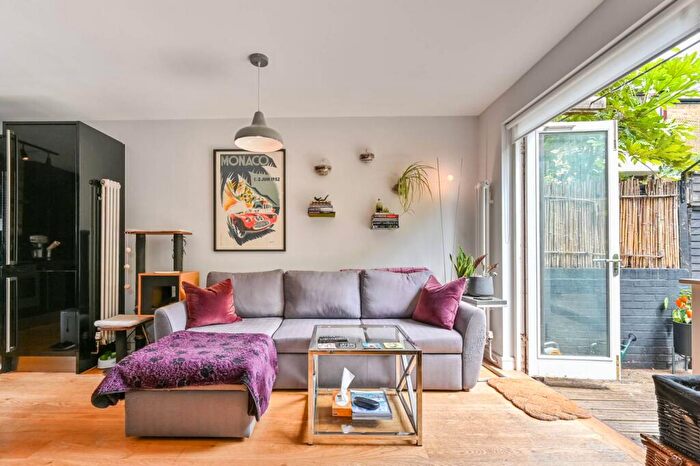 1 Bedroom Flat For Sale In Rowan Walk, Archway, London, N19