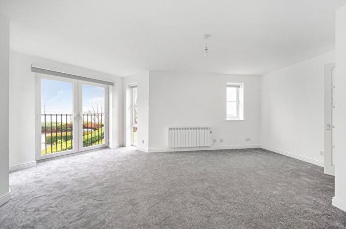 2 Bedroom Apartment To Rent In Harlinger Street, Woolwich, London, SE18