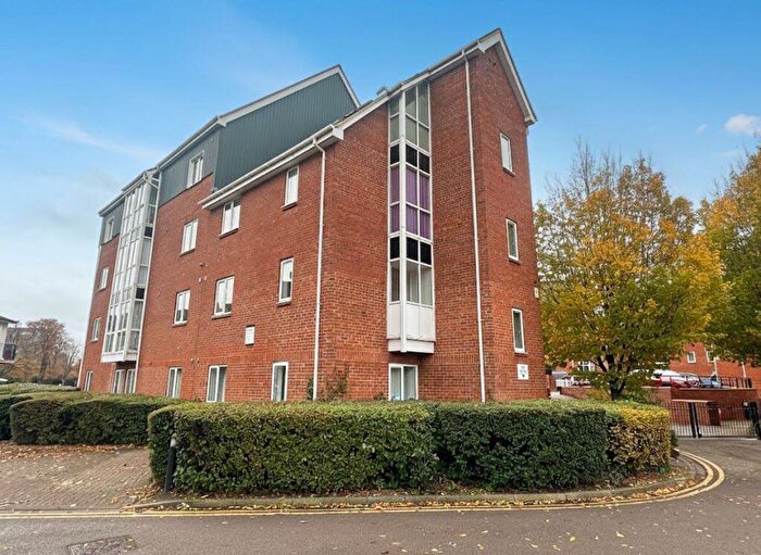 2 Bedroom Flat For Sale In Heron Quay, Bedford, MK40