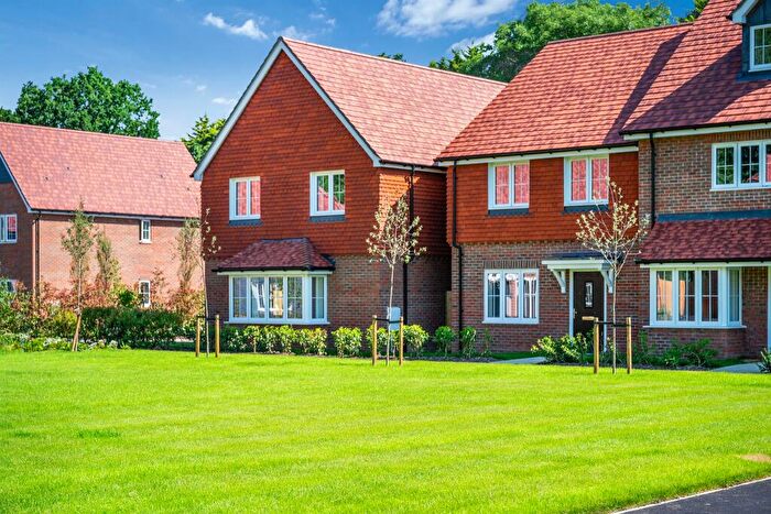 4 Bedroom Detached House For Sale In Burstow Grove, Horley, RH6