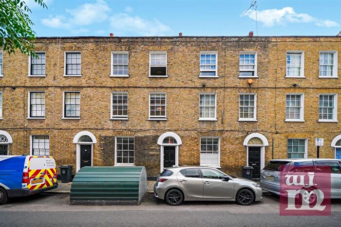 4 Bedroom Terraced House To Rent In Pearson Street, Hoxton, E2