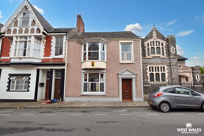 3 Bedroom End Of Terrace House For Sale In Bush Street, Pembroke Dock, SA72