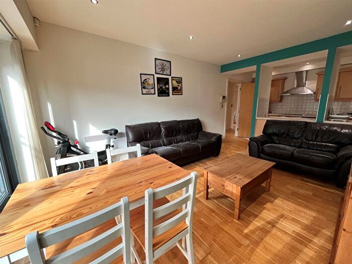 2 Bedroom Flat To Rent In Deansgate, Manchester, M3