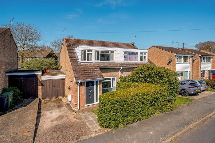 3 Bedroom Semi-Detached House For Sale In Knaves Acre, Headcorn, TN27
