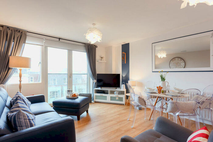 2 Bedroom Apartment To Rent In High Street, Poole, BH15