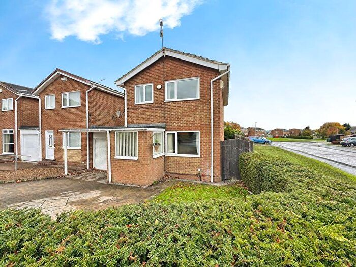 3 Bedroom Link Detached House For Sale In Shaftoe Close, Crawcrook, NE40
