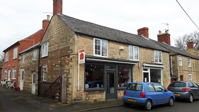 2 Bedroom Flat To Rent In High Street, Caythorpe, NG32