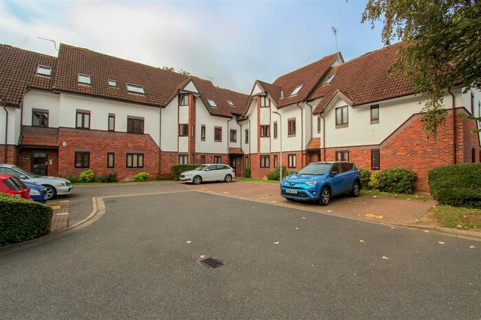 2 Bedroom Flat To Rent In Wren Drive, West Drayton, UB7