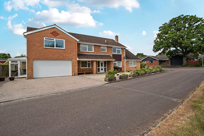 5 Bedroom Detached House For Sale In Okebourne Park, Liden, Swindon, SN3