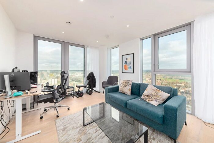 2 Bedroom Flat For Sale In Clarendon Road, Watford, WD17