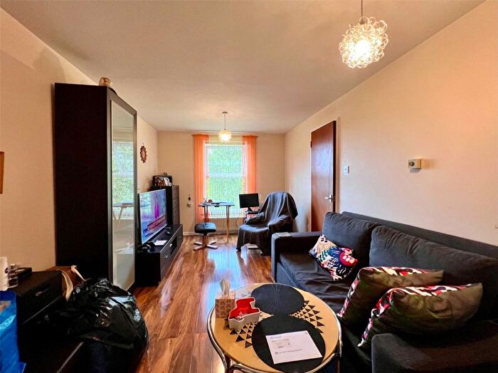 1 Bedroom Flat To Rent In Oakleigh Road North, Whetstone, N20