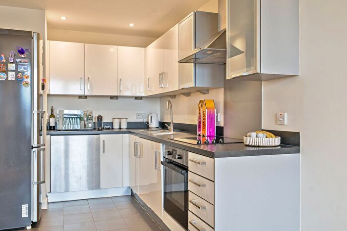1 Bedroom Flat To Rent In Grosvenor Waterside, Pimlico, London, SW1W