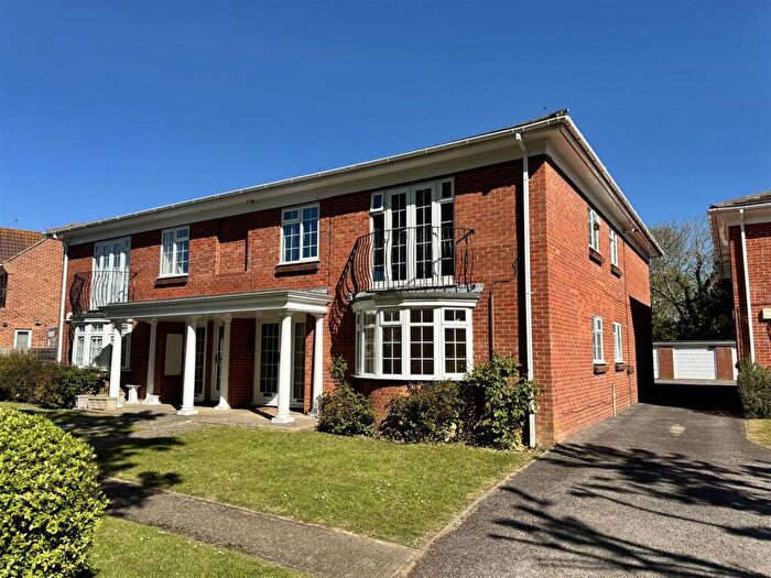 2 Bedroom Flat To Rent In Rogate Road, Worthing, BN13