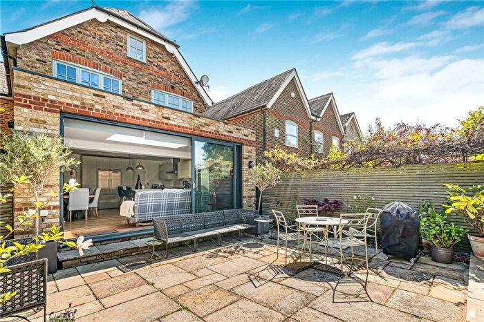 4 Bedroom Semi Detached House For Sale In Glade Road, SL7