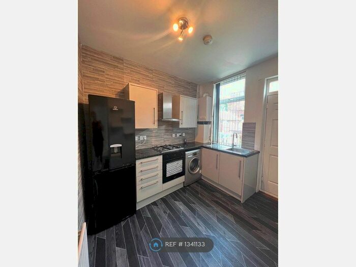 3 Bedroom Terraced House To Rent In Stanley Road, Leeds, LS9