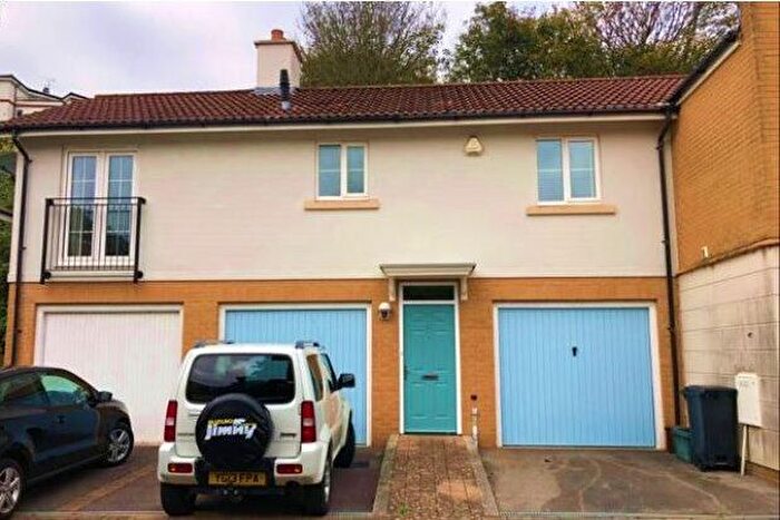 2 Bedroom Flat To Rent In Eastcliff, Bristol, BS20