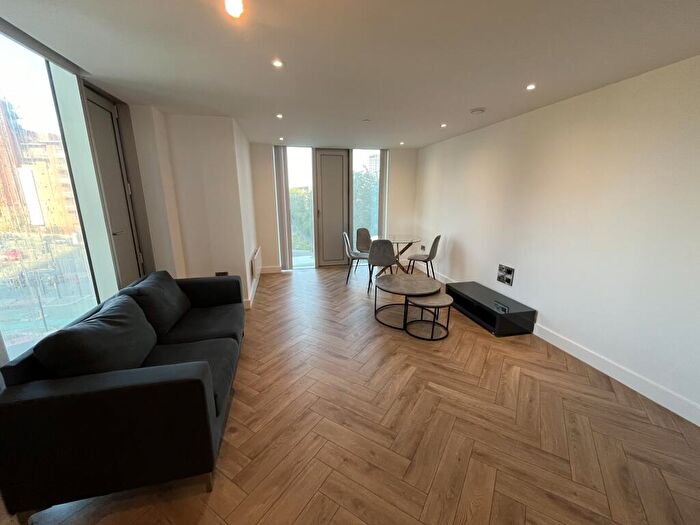 2 Bedroom Flat To Rent In Elizabeth Tower, Chester Road, Manchester, M15