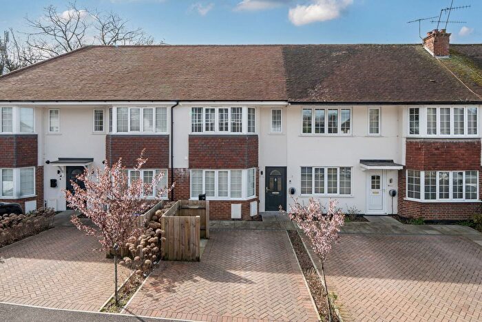 2 Bedroom Terraced House For Sale In Castleview Road, Weybridge, KT13
