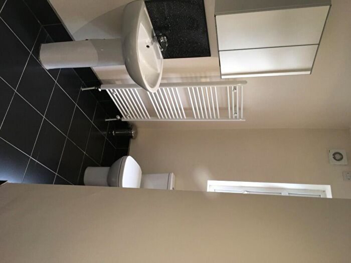 4 Bedroom House To Rent In City Road, Sheffield, S2