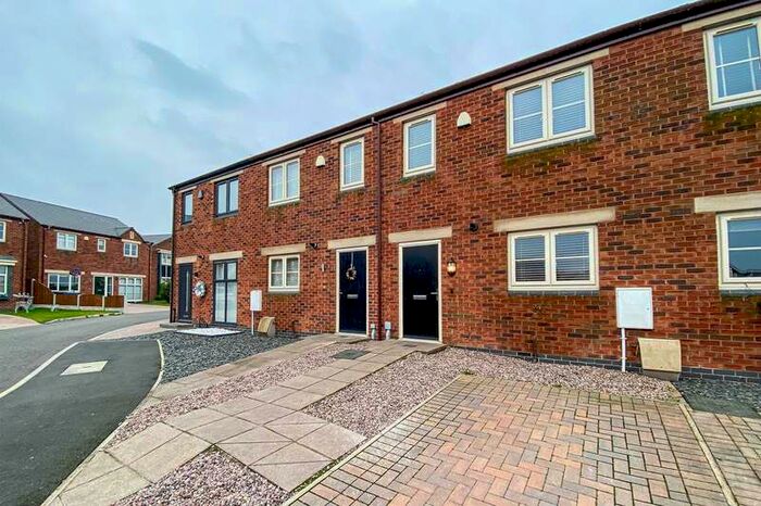 3 Bedroom Mews House To Rent In Brook Meadow Close, Astley, Manchester, M29