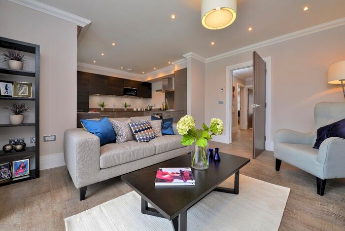 2 Bedroom Flat To Rent In Park Avenue Bromley, BR1