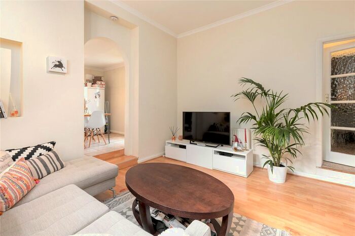 1 Bedroom Flat To Rent In Kings Road, Wimbledon, London SW19