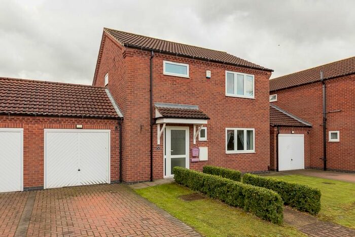 3 Bedroom Link Detached House To Rent In Fenners Avenue, Scunthorpe, DN17