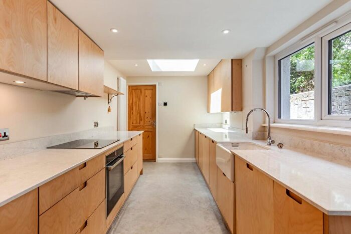 3 Bedroom Terraced House To Rent In Green Lane Chichester, PO19