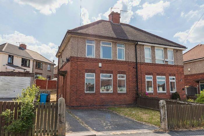 3 Bedroom Semi-Detached House To Rent In Hastilar Road South, Sheffield, S13