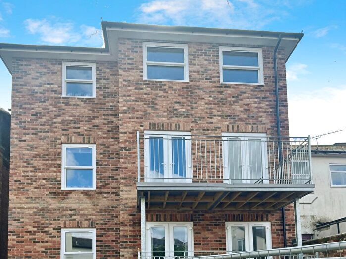 2 Bedroom Apartment To Rent In Town Lane Sandown, PO36