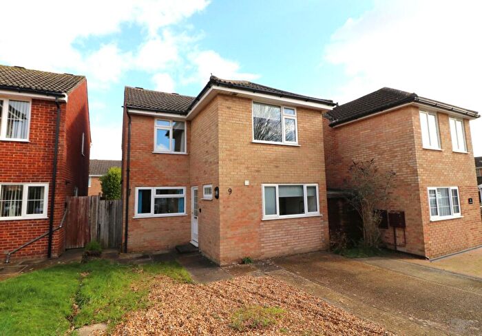 4 Bedroom Detached House For Sale In Cranmore, Netley Abbey, SO31