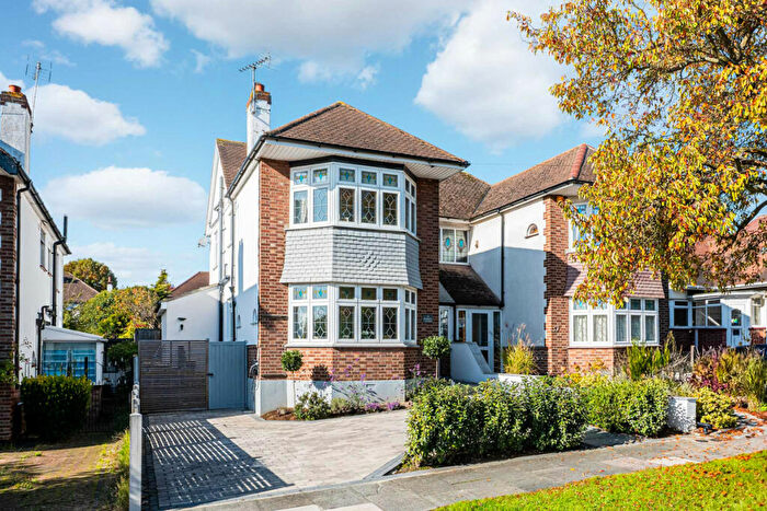 4 Bedroom Semi-Detached House For Sale In Berkeley Gardens, Leigh-on-sea, SS9