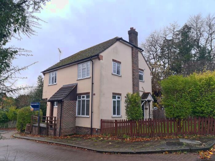 1 Bedroom Flat To Rent In Clockhouse Road, Farnborough, GU14