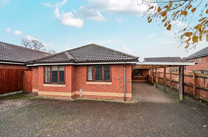 4 Bedroom Bungalow For Sale In Plas Newydd Close, Oswestry, Shropshire, SY11