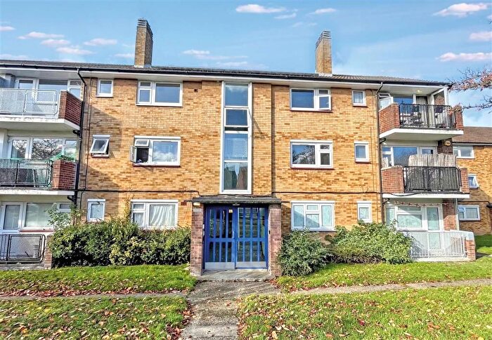 2 Bedroom Flat For Sale In Ellenborough Road, Sidcup, DA14