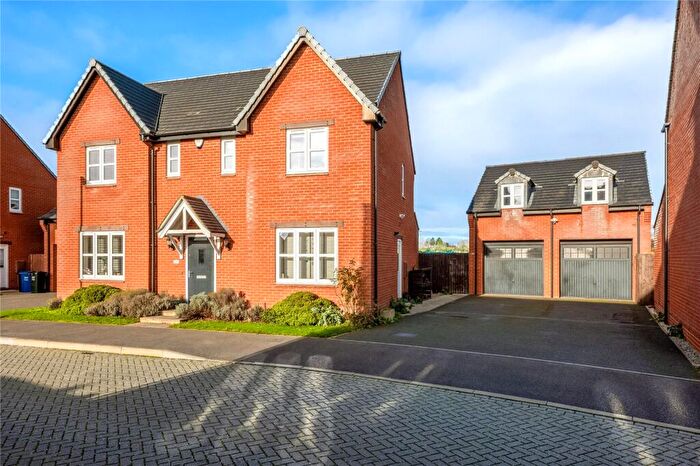 4 Bedroom Detached House For Sale In Tarvers Way, Adderbury, Banbury, Oxfordshire, OX17