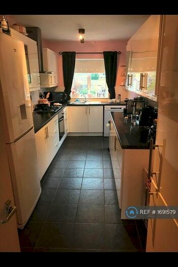 4 Bedroom Semi-Detached House To Rent In Gallys Road, Windsor, SL4