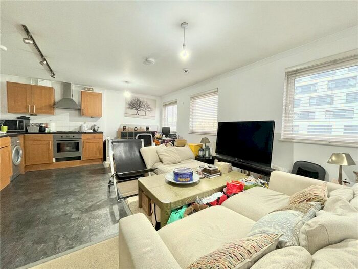 1 Bedroom Flat To Rent In Northwick Road, Alperton, Middlesex, HA0