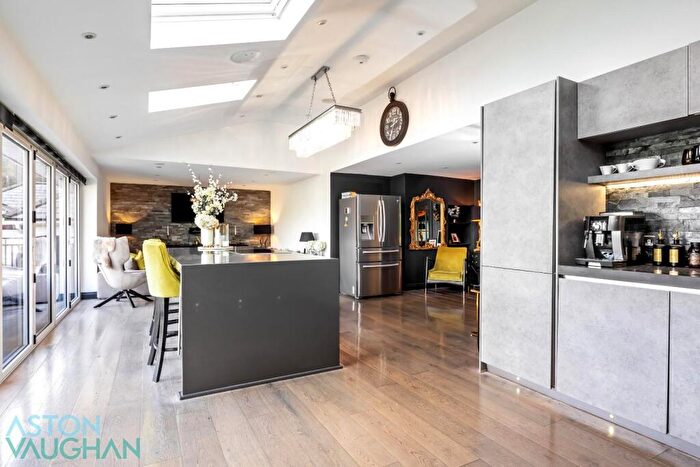 5 Bedroom Detached House For Sale In Shepherds Croft, Brighton, BN1