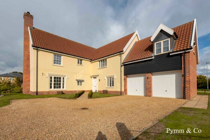 6 Bedroom Detached House For Sale In Stevenson Road, Wroxham, NR12