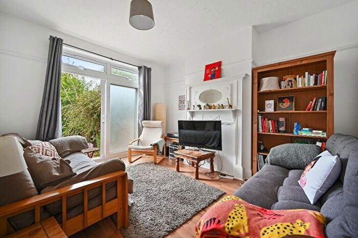 4 Bedroom House To Rent In Dollis Hill Lane, London, NW2