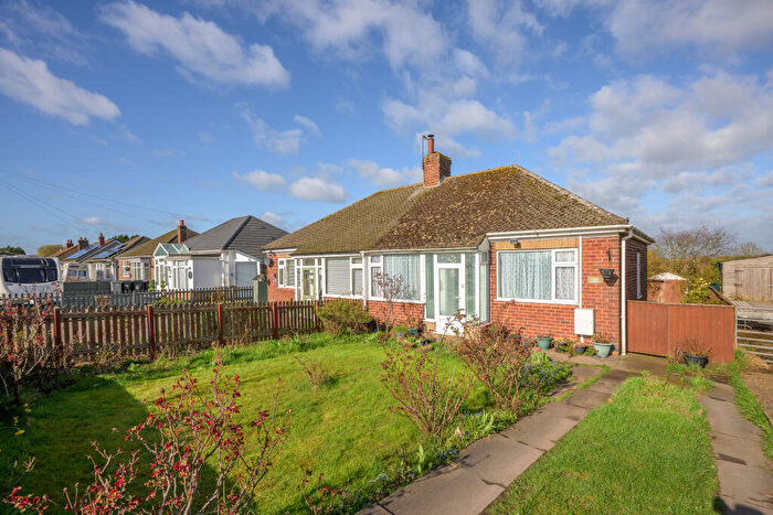 2 Bedroom Semi-Detached Bungalow For Sale In Croft Bank, Croft, PE24