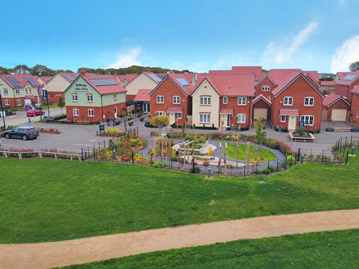 4 Bedroom Detached House For Sale In Stoke Albany Road, Desborough, Kettering, NN14