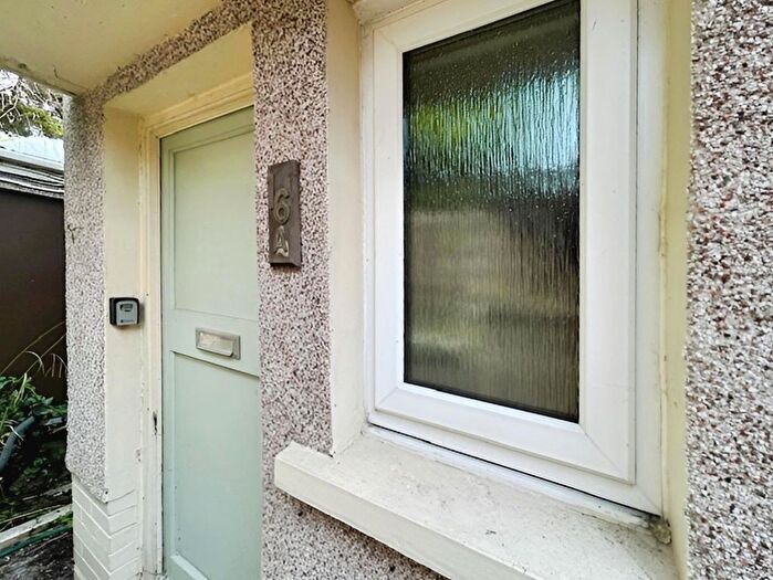 1 Bedroom Flat For Sale In Cae Grawn, Gowerton, Swansea, SA4