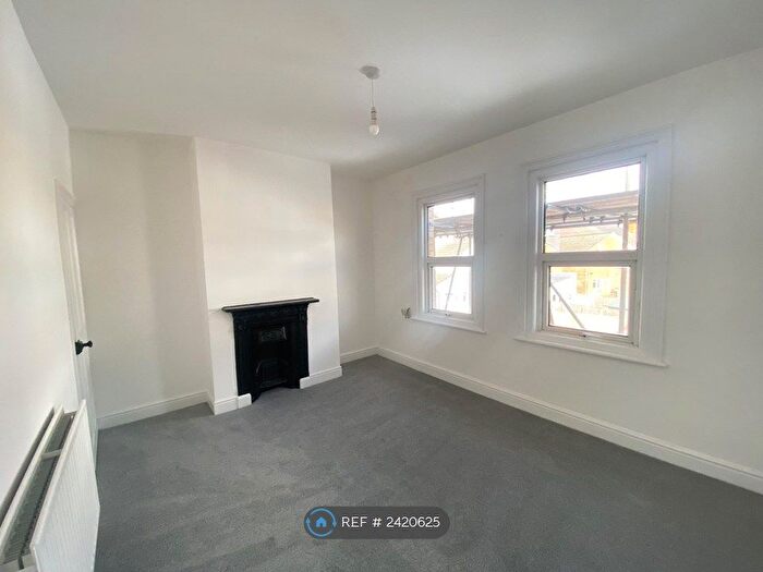 1 Bedroom Terraced House To Rent In Reading, Reading, RG6