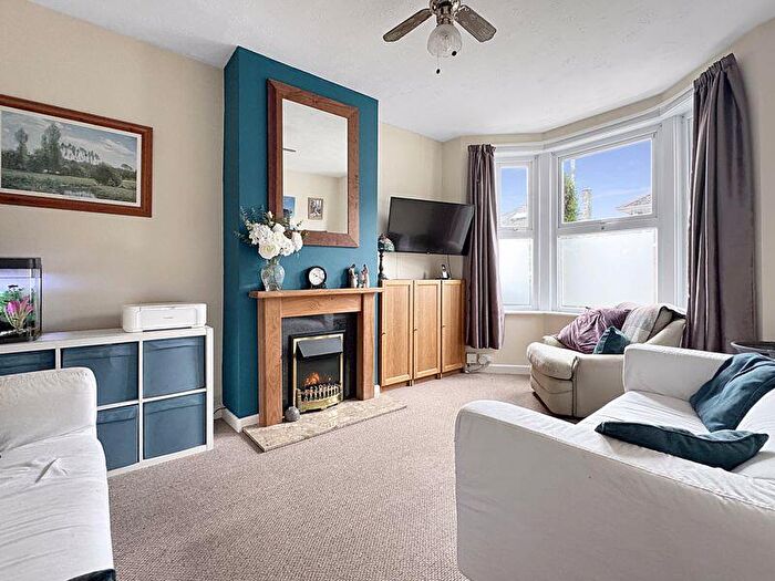 3 Bedroom Terraced House For Sale In Moorgreen Road, Cowes, PO31