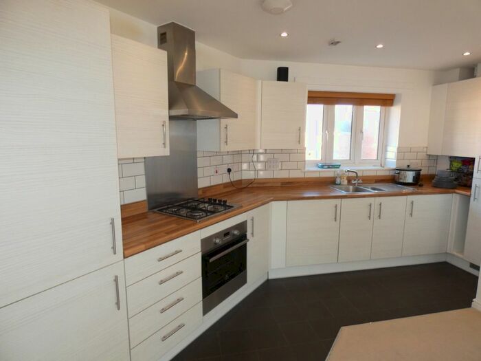 2 Bedroom Flat To Rent In Lower Drayton Lane, Drayton, Portsmouth PO6