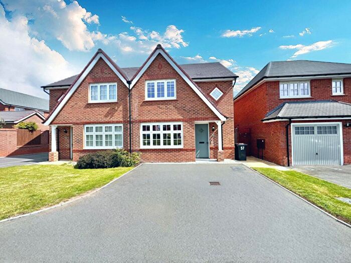 3 Bedroom Semi-Detached House For Sale In Roman Avenue, Nuneaton, CV11