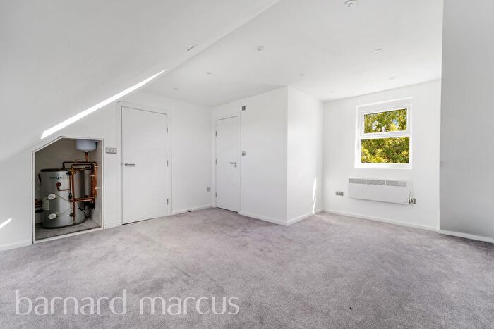 1 Bedroom Flat To Rent In Hounslow Road, Hanworth, Feltham, TW13