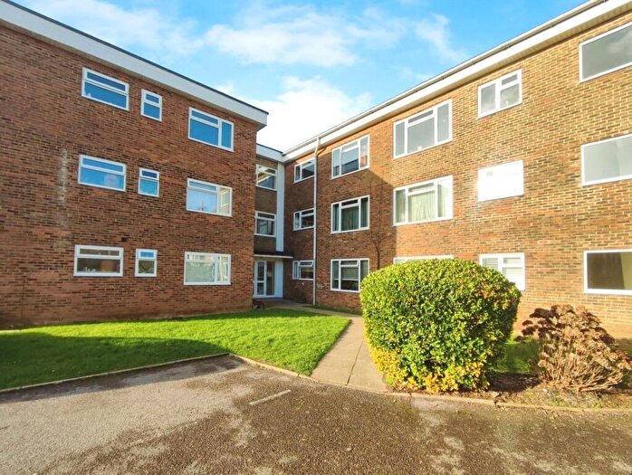 2 Bedroom Apartment For Sale In Rowlands Road, Worthing, West Sussex, BN11